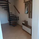 L&v Sa Dvoristem I Hidromasaznim Bazenom * Galižana