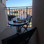 Apartamento L&v Sa Dvoristem I Hidromasaznim Bazenom