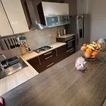 Apartamento L&v Sa Dvoristem I Hidromasaznim Bazenom