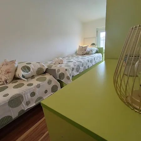L&v Sa Dvoristem I Hidromasaznim Bazenom * Galižana