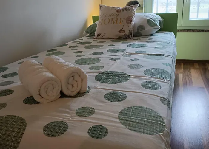 L&v Sa Dvoristem I Hidromasaznim Bazenom Galižana