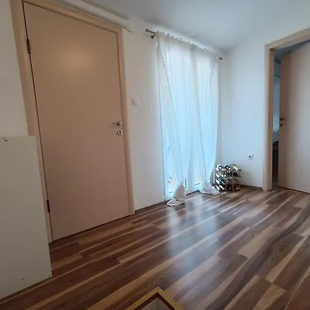 L&v Sa Dvoristem I Hidromasaznim Bazenom Apartment Galižana