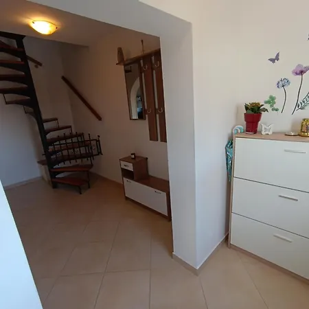 L&v Sa Dvoristem I Hidromasaznim Bazenom Apartment *