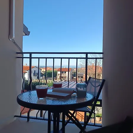 L&v Sa Dvoristem I Hidromasaznim Bazenom * Galižana