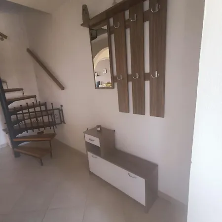 Apartment L&v Sa Dvoristem I Hidromasaznim Bazenom *