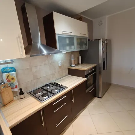 L&v Sa Dvoristem I Hidromasaznim Bazenom Apartment *