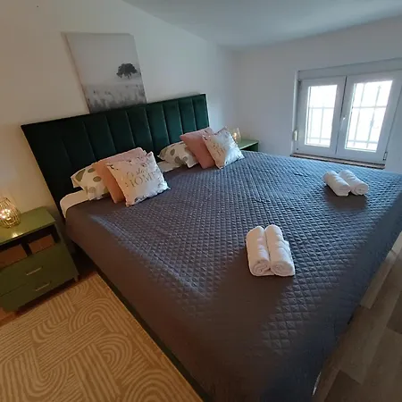 Apartment L&v Sa Dvoristem I Hidromasaznim Bazenom *
