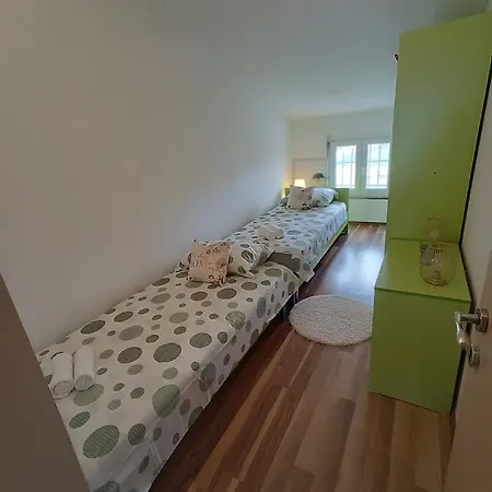 L&v Sa Dvoristem I Hidromasaznim Bazenom *