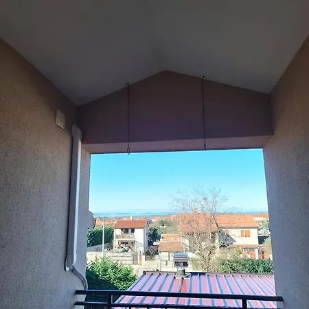 L&v Sa Dvoristem I Hidromasaznim Bazenom *