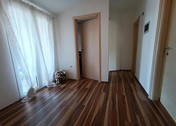 L&v Sa Dvoristem I Hidromasaznim Bazenom *