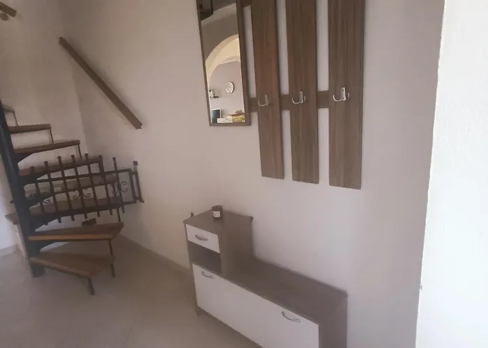 Apartamento L&v Sa Dvoristem I Hidromasaznim Bazenom *