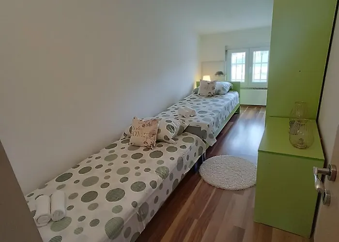 L&v Sa Dvoristem I Hidromasaznim Bazenom *