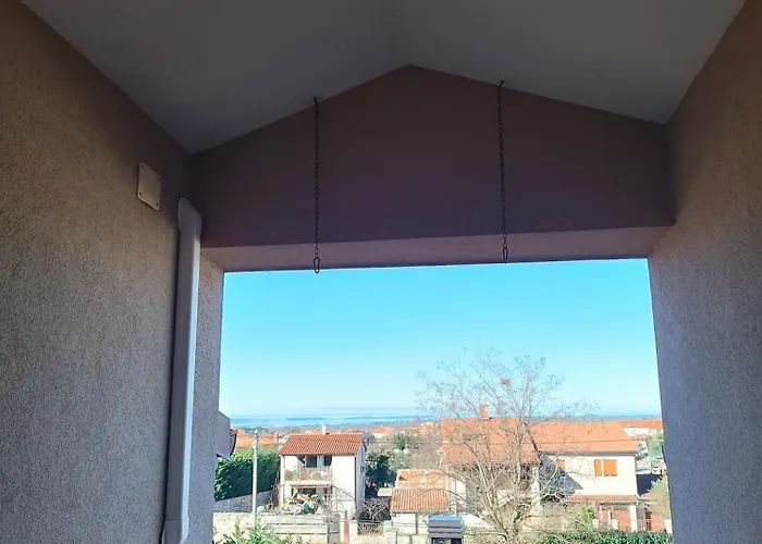 L&v Sa Dvoristem I Hidromasaznim Bazenom *