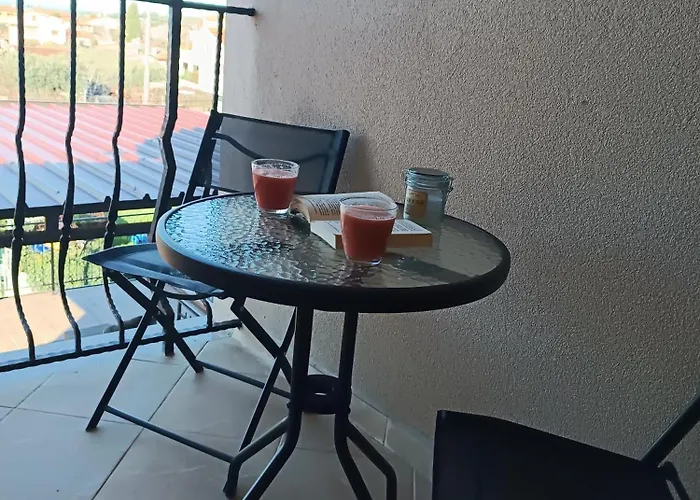 Apartamento L&v Sa Dvoristem I Hidromasaznim Bazenom Galižana