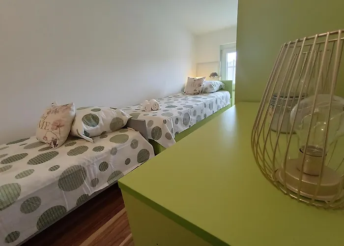 L&v Sa Dvoristem I Hidromasaznim Bazenom * Galižana